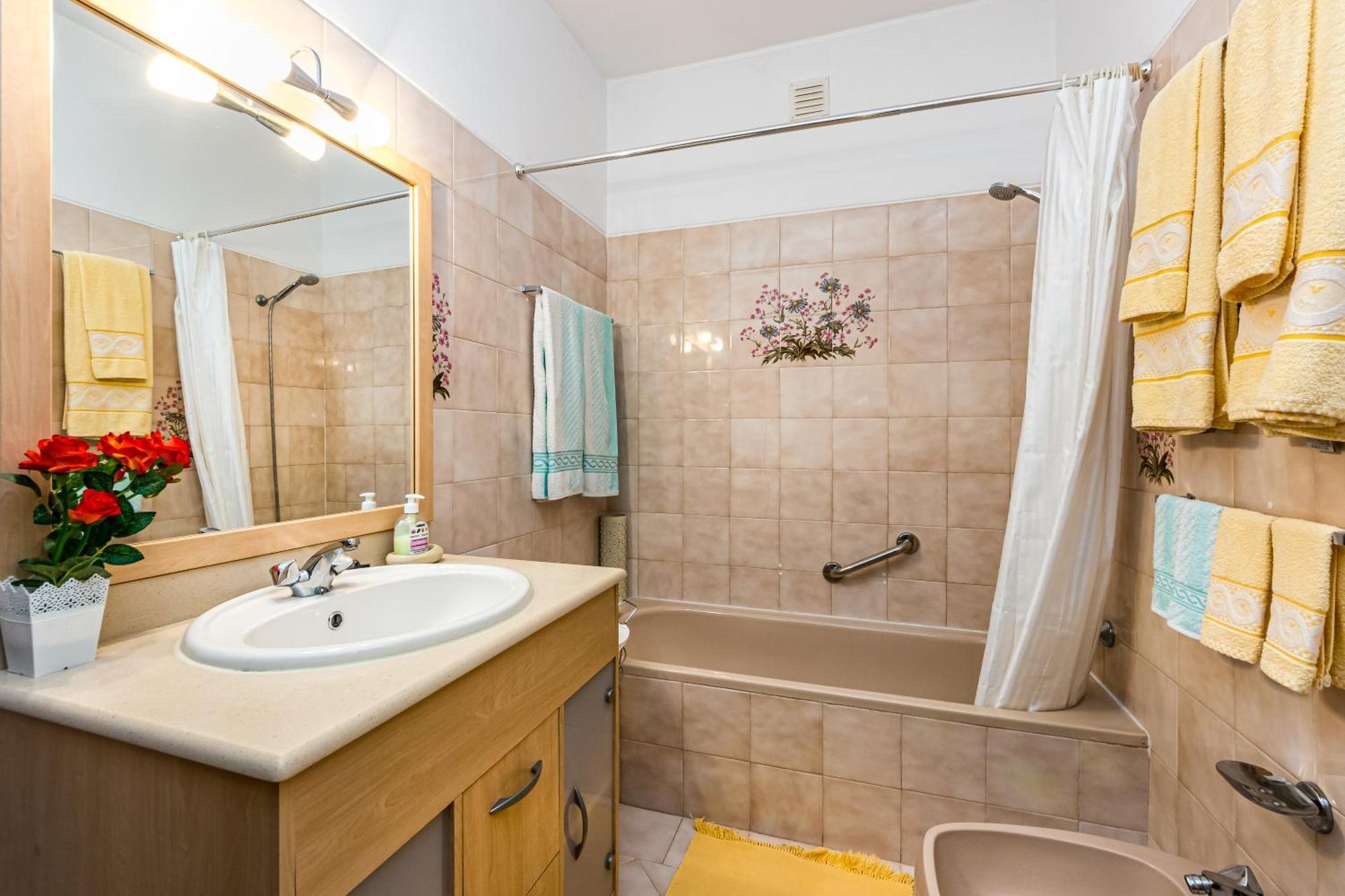 El-gharb Private 4 Bedrooms Villa *