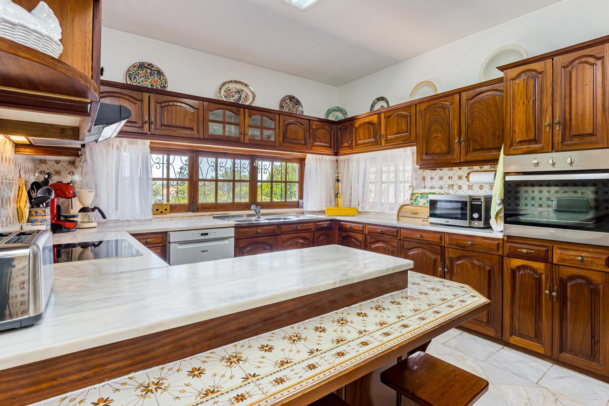 El-gharb Private 4 Bedrooms Villa *
