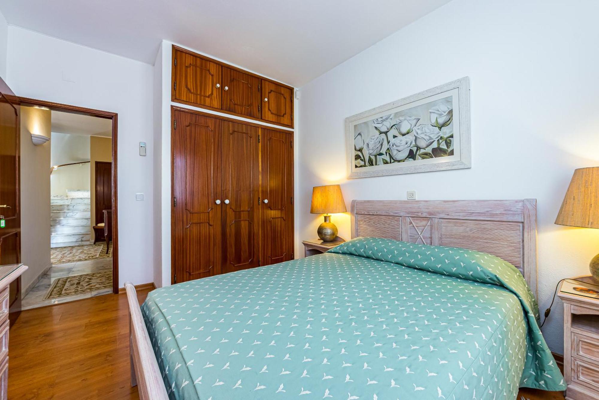 El-gharb Private 4 Bedrooms *